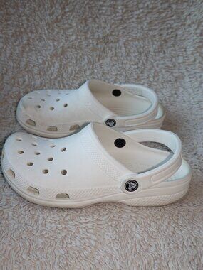 Kid's Size 4 Classic White Crocs Clog, Crocs Kid's Classic Clog